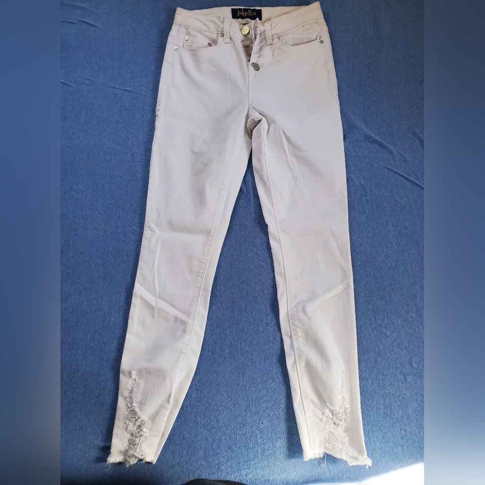 Size 3/25 white Indigo Rein distressed skinny jeans